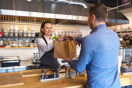 KLARA_Gastro_Visual_TakeAway_iStock-1127824238