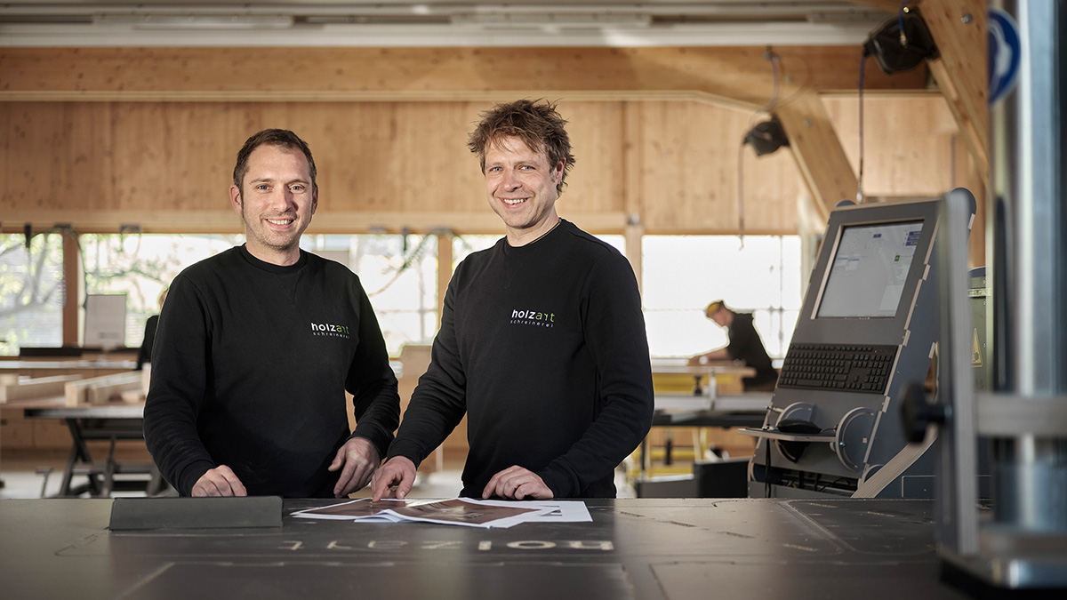 Martin Zimmermann und Jonas Schuler, Geschäftsführer der Holzart Schreinerei